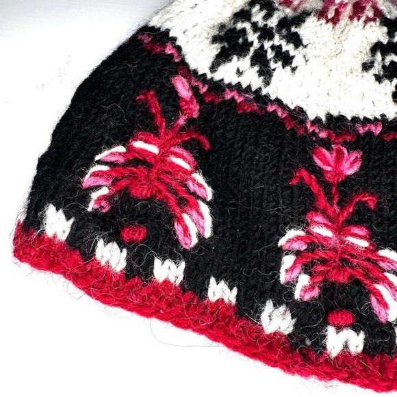 Newari Nepal Icelandic Designs Wool Beanie Hat Cap Toque Winter Women's OS NWT - Picture 2 of 9